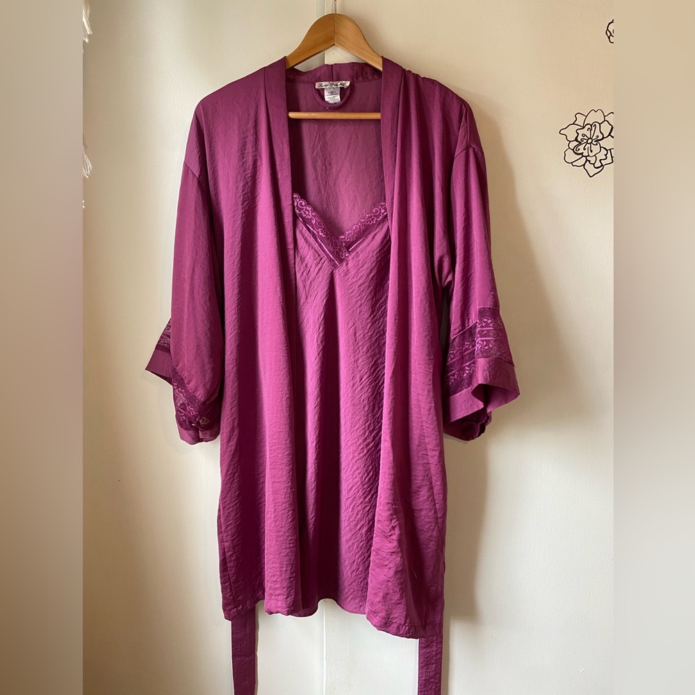 Linea Donatella Rich Purple Garment Rob Night Gown Lace Set S/M Woman’s